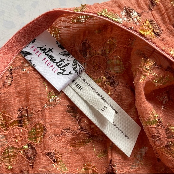 FREE PEOPLE Intimately Crinkle Floral Salmon Tank Top Size Large - Picture 5 of 6